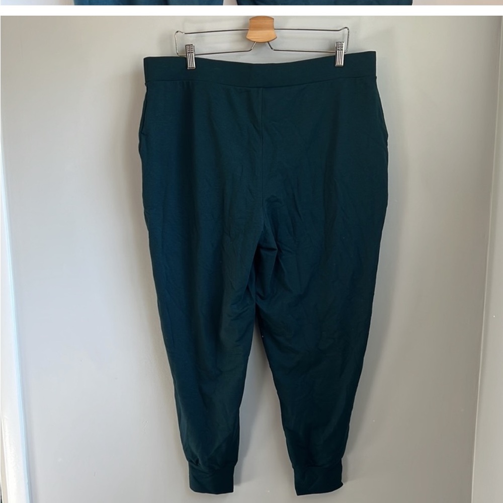 Universal Standard Hathaway Jersey Jogger size m
Deep Sea, just worn to try on